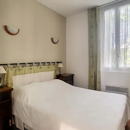Anne De La Maison Blanche Apartment